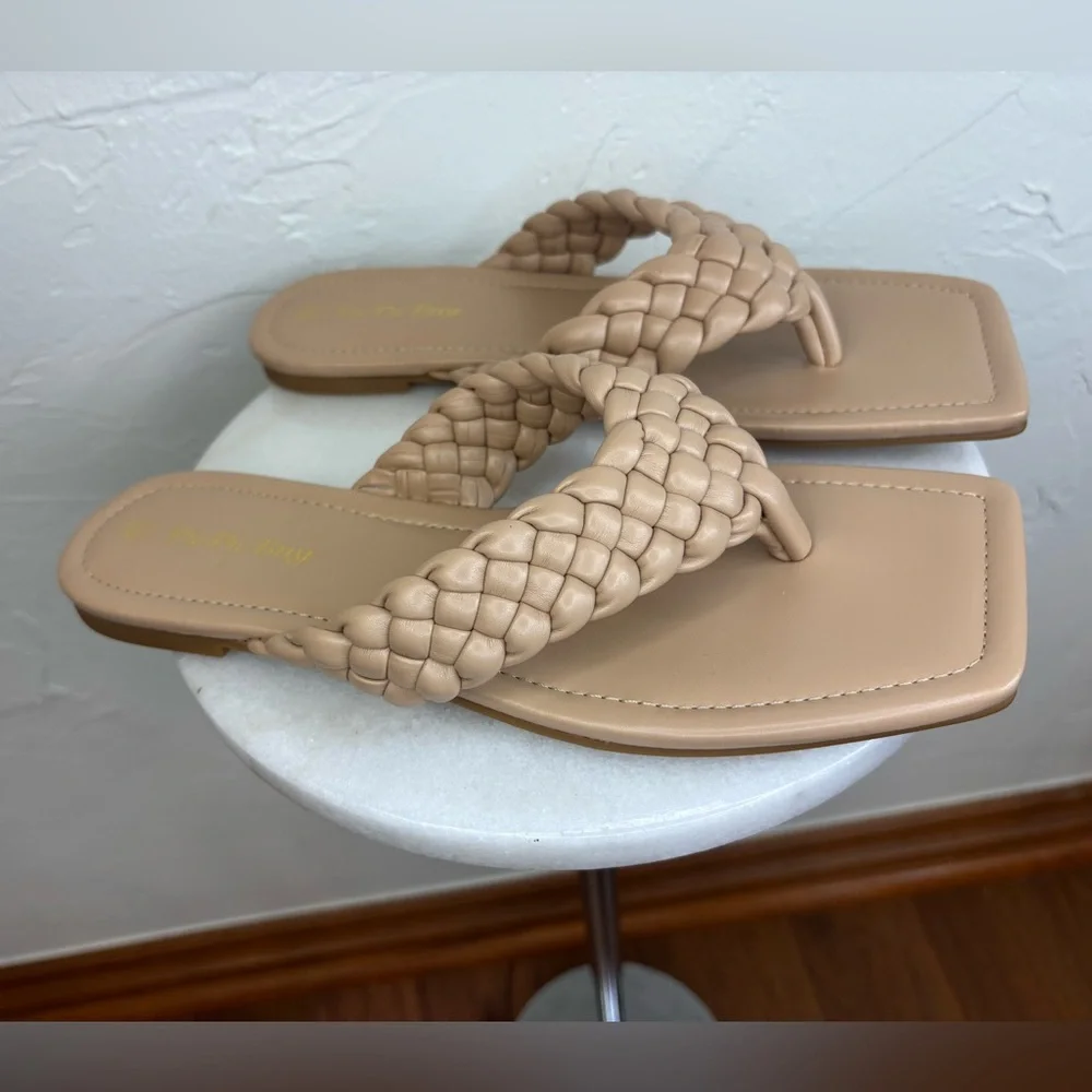 NEW Y2K Women's Braided Thong Sandal Shoe Neutral Square Toe Slip On‎ Tan 8.5